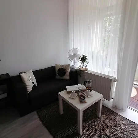 Ferienwohnung Resit 3 דירה *